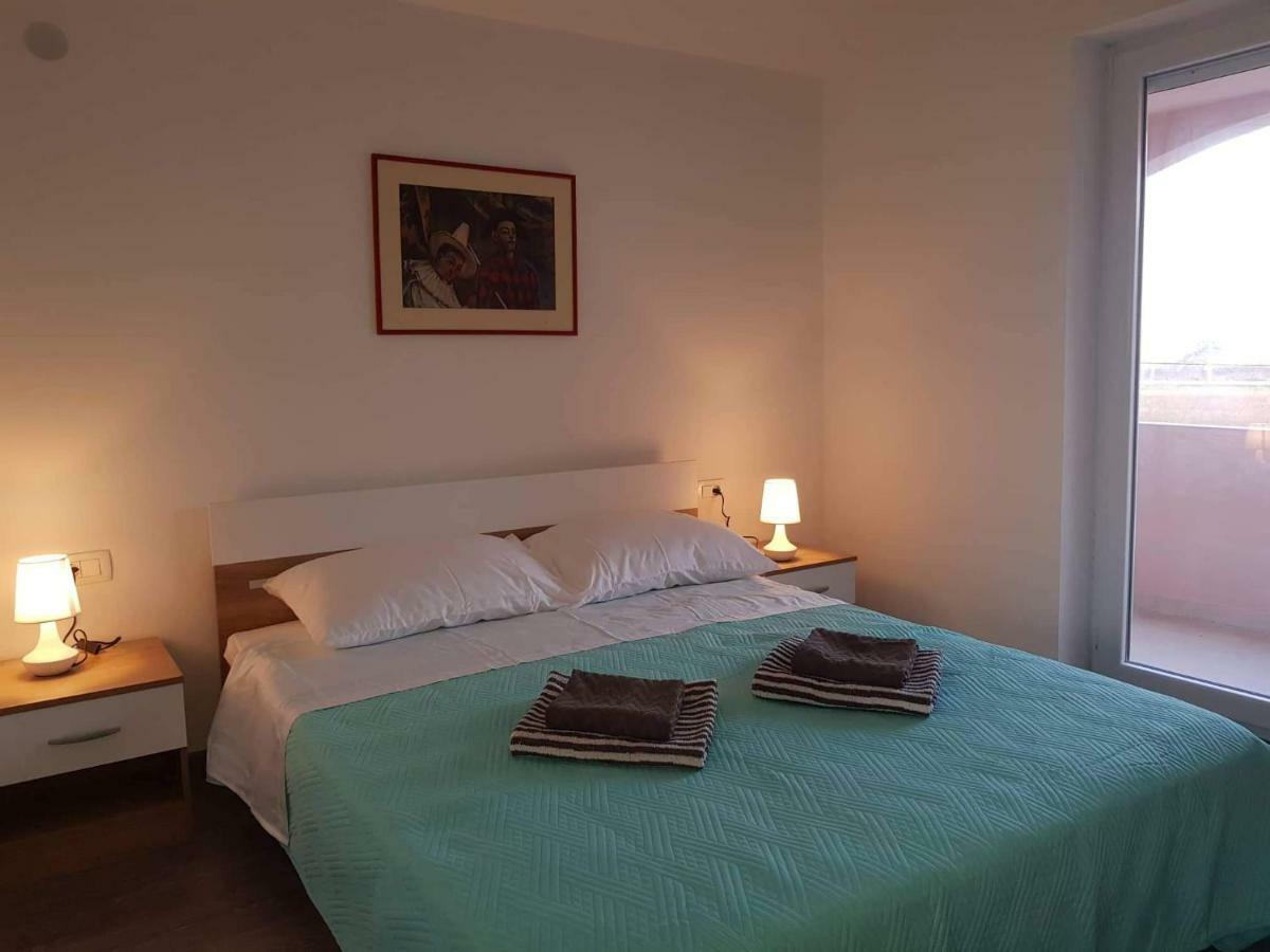Apartmani Luce I Miho Nin Extérieur photo