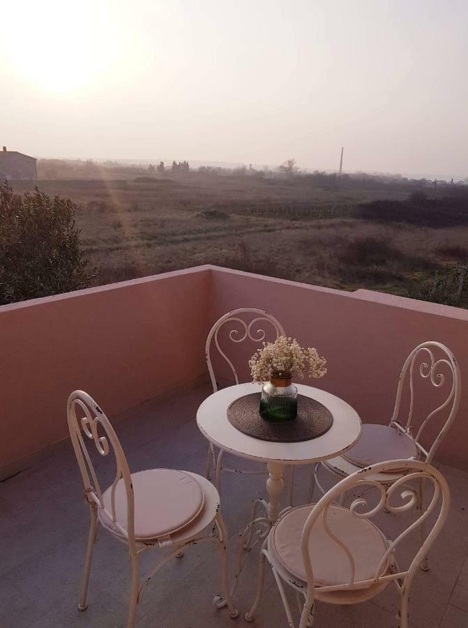 Apartmani Luce I Miho Nin Extérieur photo